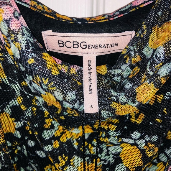 BCBGeneration floral tank (s) - Picture 4 of 6